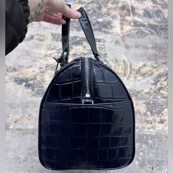 NWT Michael Kors Grayson Black Medium Crocodile-Embossed Leather Duffel Satchel - Picture 8 of 13